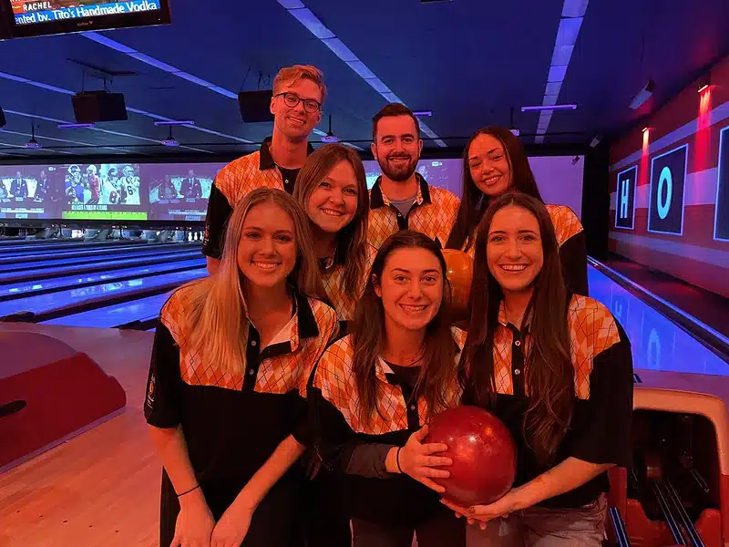 Picture of Teams at the Pins for a purpose event.